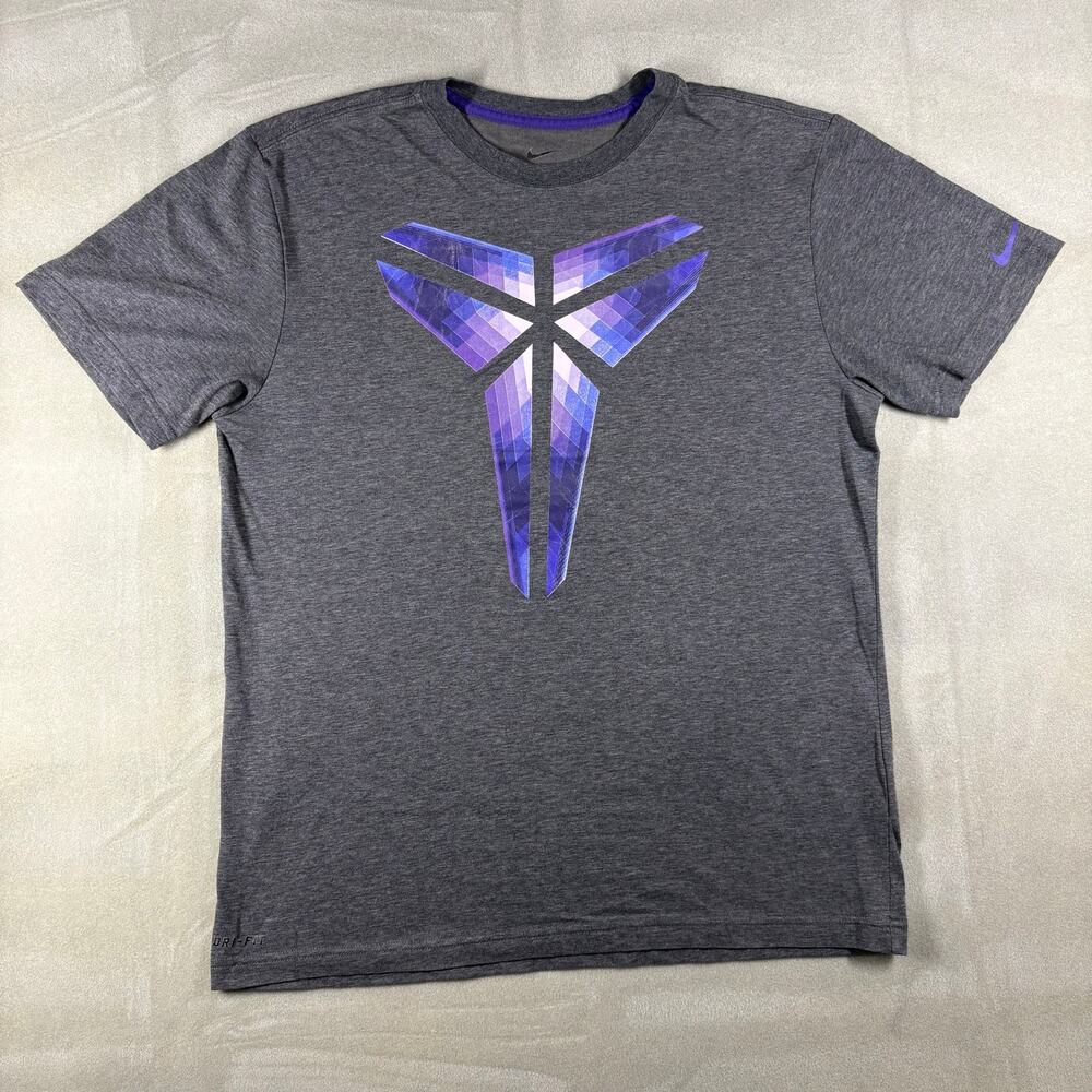 Nike Kobe Bryant Dri-FIT Black Mamba Logo Graphic T Shirt Gray Mens Medium‎
